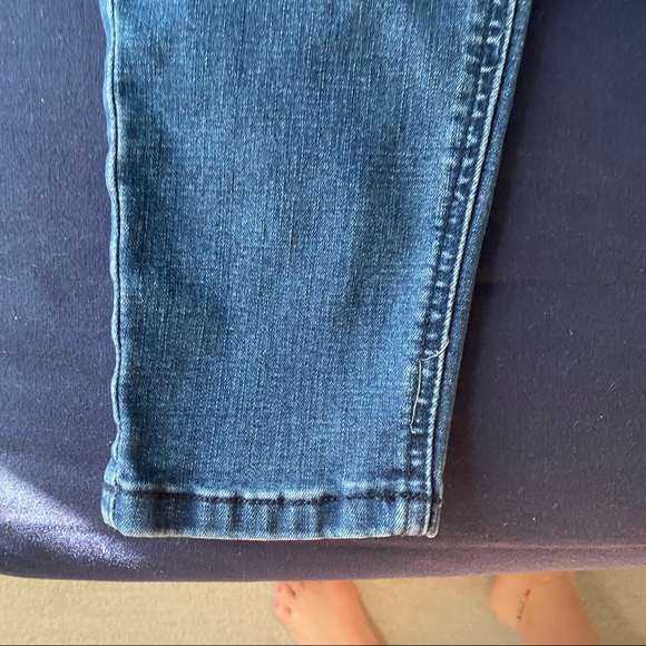 Kensie knee ripped mid rise blue jeans tight fit - Picture 8 of 9